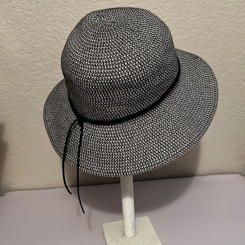 Straw Black and White. With black tie, No Tags